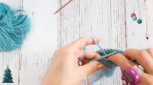 Варежки спицами // анатомический палец