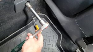VW Golf Plus - Увеличение угла наклона спинки заднего сидения.