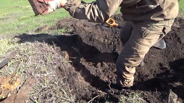ВСКРЫЛ НАСЫПЬ А ТАМ ОФИГЕЛ ОТ УВИДЕННЫХ ПЛАСТОВ МЕТАЛЛА!КОП МЕТАЛЛОЛОМА ДОСТАЮ НАХОДКИ ПАЧКАМИ. смотреть онлайн