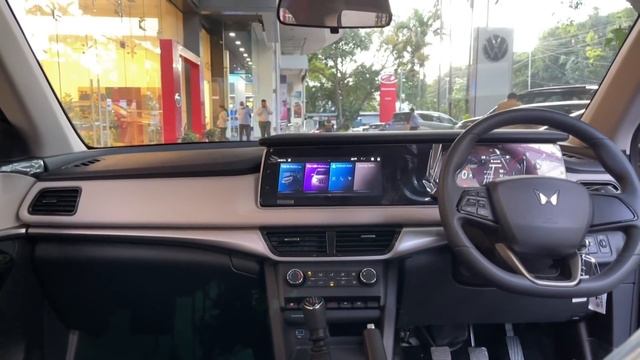 2021 Mahindra XUV700 AX5 variant in depth walkaround review॥Most value for money variant॥ смотреть онлайн