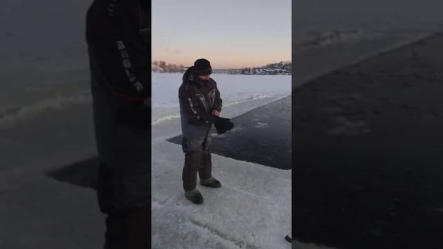 Испытание рыбацкого костюма поплавок. смотреть онлайн