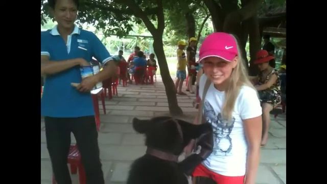 Мишка косолапый, по лесу идет.... смотреть онлайн