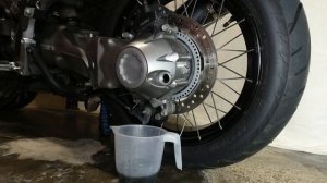 Honda VFR1200 Final drive oil change (Crosstourer)