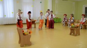 Веселая игра на празднике Осени в детском саду Старшая группа