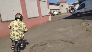 Подросток 14 лет и мини питбайк Motax Mini Cross
