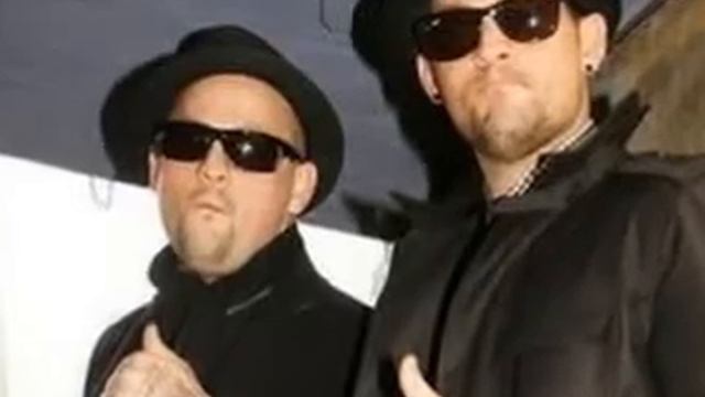 Benji and Joel Madden смотреть онлайн