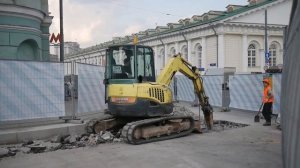 МИНИ Японский экскаватор YANMAR с гидромолотом.