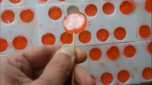 Силиконовая форма для леденцовой карамели таблетки диаметром 30 мм.