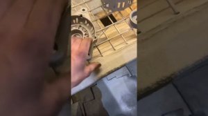 Пескоструйная камера. Результат очистки  деталей генератора