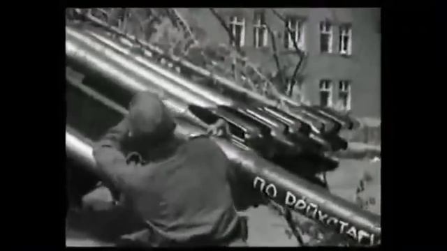 Бабушка с красным флагом. Родина Мать. Как всё начиналось смотреть онлайн