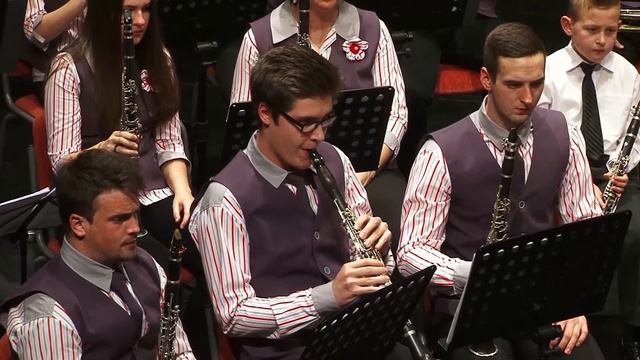 Hidas Frigyes: Magyar dalok és táncok (részlet) - Mórahalmi Fúvószenekar (2017) смотреть онлайн