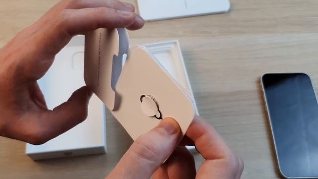 ЧТО В КОМПЛЕКТЕ У IPHONE 12? ПОЧТИ НИЧЕГО! смотреть онлайн