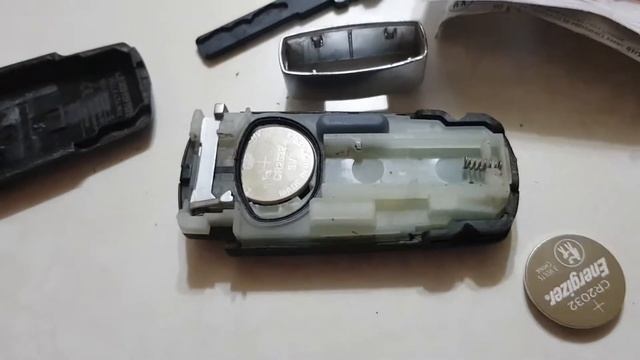 ПАССАТ СС замена батарейки в ключе зажигания! смотреть онлайн