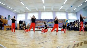 Детский спортивный акробатический танец