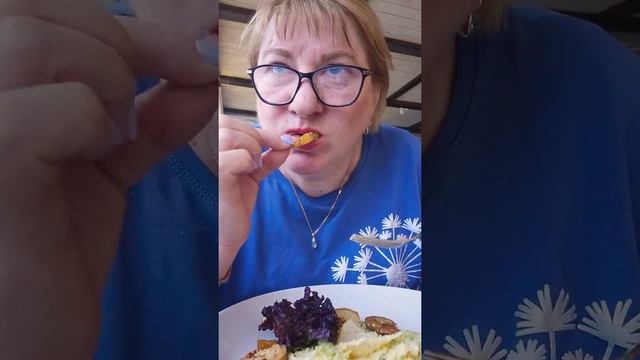 Цезарь с креветками .Это самый вкусный салат ./ MUKBANG ??