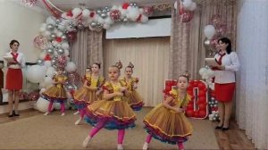 детский танец "Конфетки"