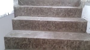 Забежная Г-образная лестница из бетона