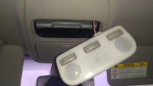 Рено Флюенс как снять плафон освещения