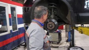 NISSAN QASHQAI  2011г бензин 2,0 литра Вариатор пробег 110 тыс. Хруст в рулевой рейке.