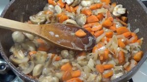 Свиные ребрышки с картошкой и овощами в горшочках