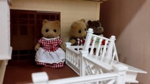 пять обезьянок скачут на тахте