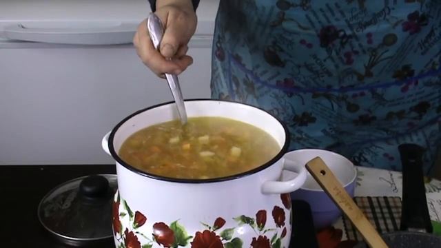 Рассольник Ленинградский с перловкой бочковыми огурцами и рассолом