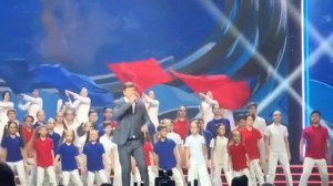 Александра Трошина в составе хора Ю.Гончара с Д.Губерниевым "Мы верим твердо в геоев спорта"