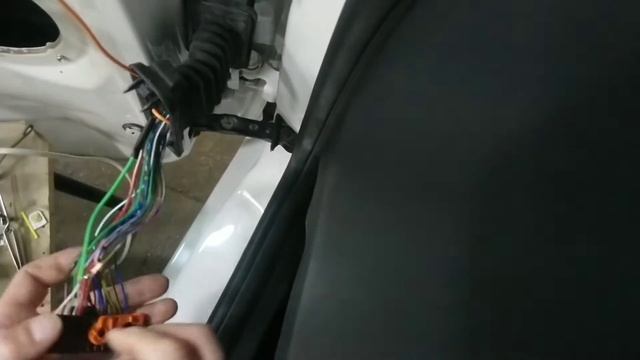 Ремонт жгута двери Skoda Fabia