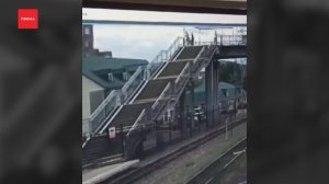 Девочка на велосипеде упала с железнодорожного виадука