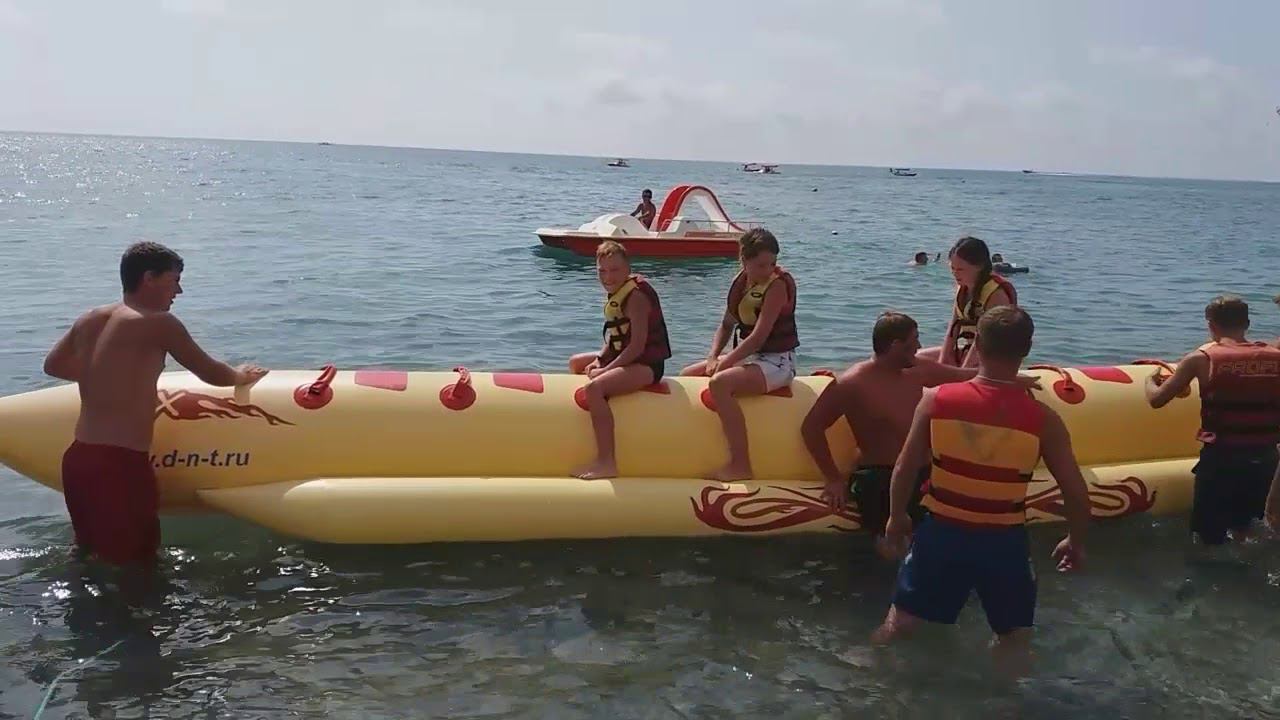 Плавал на банане ; прыгнул сальто смотреть онлайн