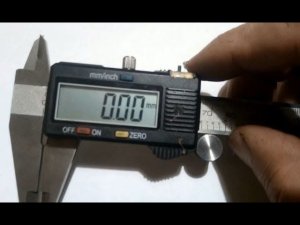 Как встроить выключатель питания в цифровой штангенциркуль