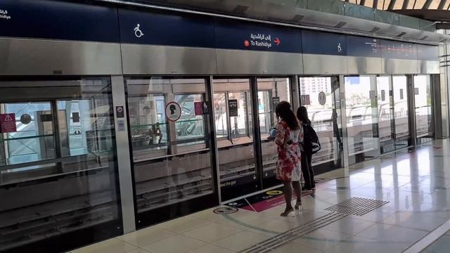 Dubai. От Palm Jumeirah до Burj Khalifa на общественном транспорте. смотреть онлайн