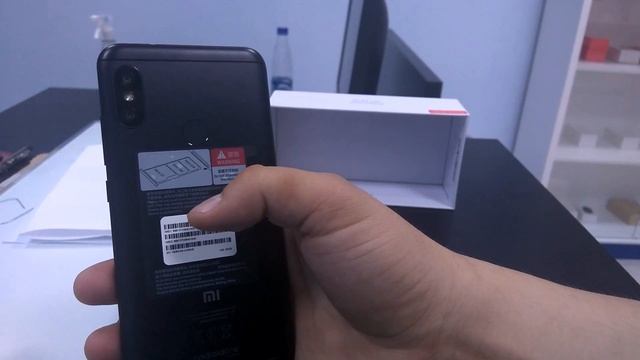 Xiaomi Mi A2 Lite - Распаковка и очень краткий обзор/Unboxing & very short review смотреть онлайн