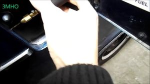 Подцепляю авто сигнализацию к лючку бензобака .Что бы при его открытии была сработка сигналки.