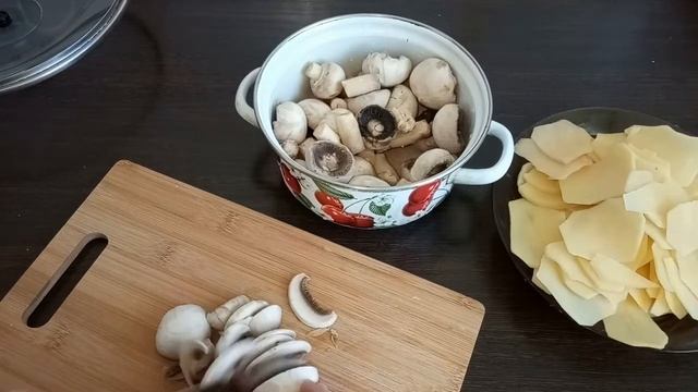 Картошечка с шампиньонами в сметане смотреть онлайн