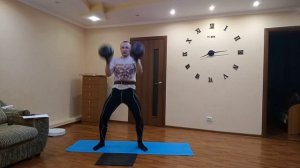 ГИРЯ СДЕЛАЕТ ИЗ ТЕБЯ ЧЕЛОВЕКА.Полурывок двумя руками выполняю первый раз. Гири 16 кг.