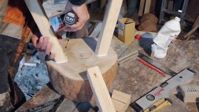 Деревенская столярка. Табурет из спила берёзы. #сделайсам #табурет