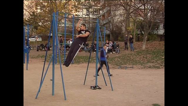 подтягивание на одной руке смотреть онлайн