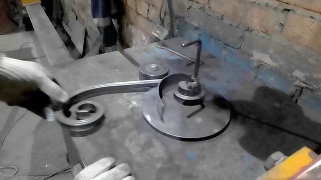 станок УЛИТКА для  ХОЛОДНОЙ КОВКИ  сделанная СВОИМИ РУКАМИ.