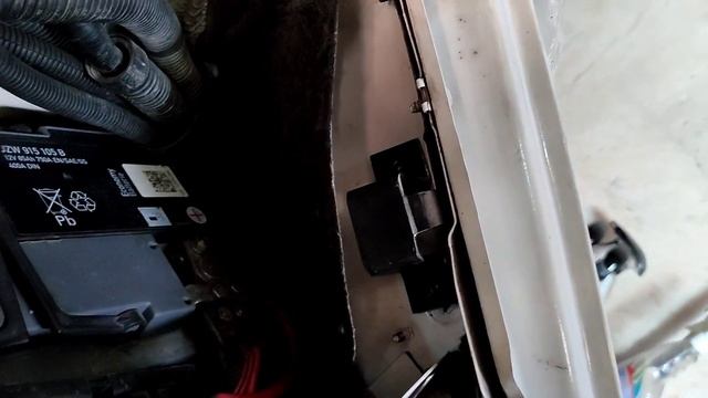 VW T4 установка газ лифта капота. смотреть онлайн