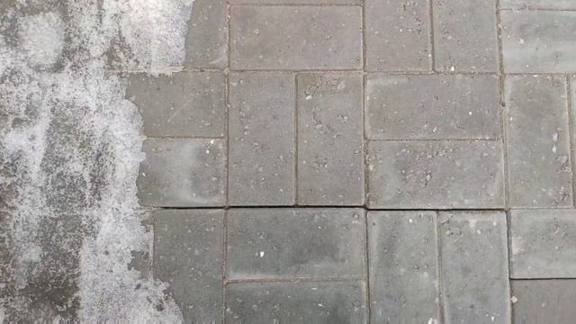 Весна. Брусчатка. Пучение грунта уходит. Восстановление поверхности.