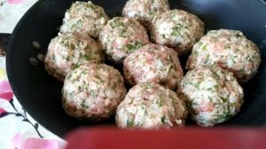Тефтели с рисом. Мясные ёжики из фарша с рисом рецепт видео