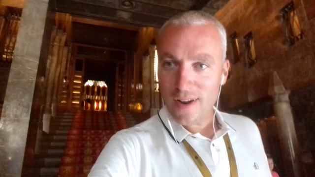 Парадный вход дворца Гуэль смотреть онлайн