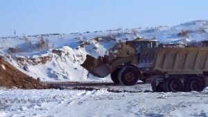 Фронтальный погрузчик CAT 950H погрузка породы