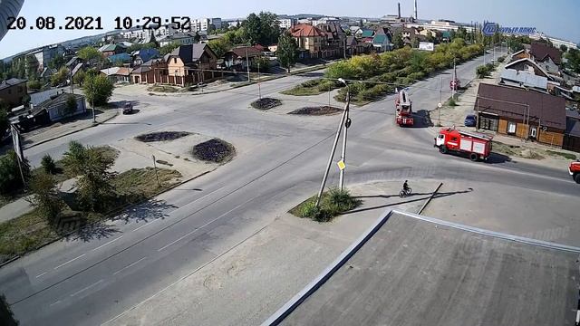 Автопробег Шадринского пожарно-спасательного гарнизона в честь Дня государственного флага России