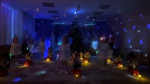 Вход на Новогодний утренник. Танец Гномиков и Феечек. Средняя группа N12 МАДОУ N56 (2022 г.)