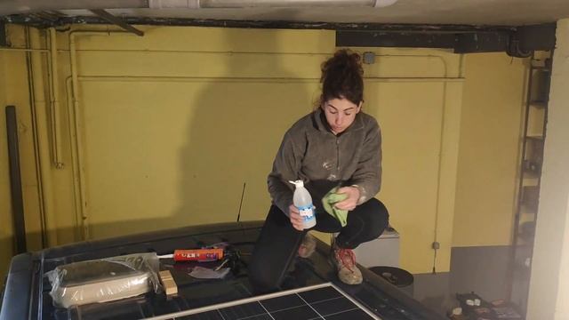 5 - Instalación del panel solar camperización Renault Master L2H2 смотреть онлайн