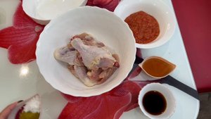 Стол из одной тушки курицы. Большое меню из 5 блюд