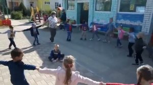 Подвижная игра "Раздувайся, пузырь!"