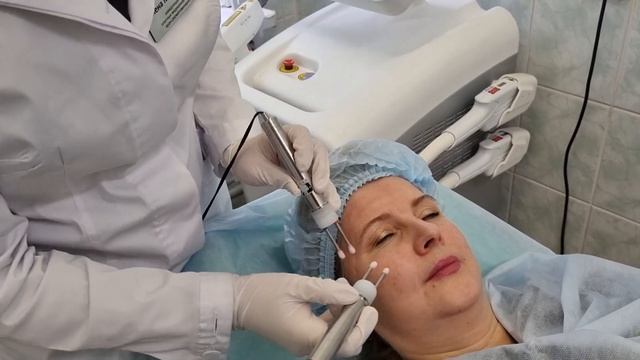 Микротоковая терапия. Техника. Дренаж и лифтинг. смотреть онлайн